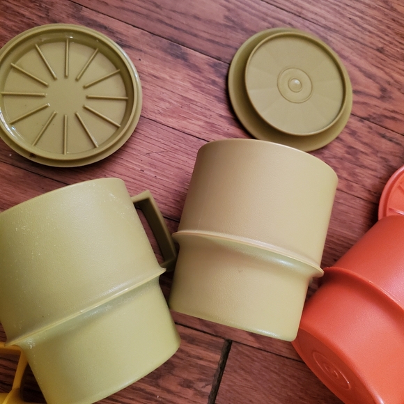 Tupperware - Picture 3 of 7